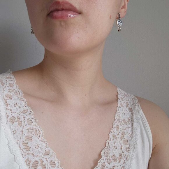 Vintage Victorian Gothic silver circle earrings - Picture 7 of 11